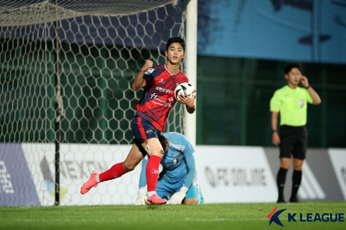 [한국 축구 미래가 바뀐다]③지방 소멸, K리그 구단 대표와 단장에게 물어보니