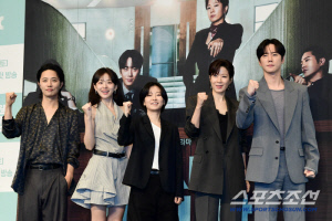 [SC현장] "이준영-손현주 영혼체인지"…김순옥 업은 '신입사원', '재벌집' 아성 넘을까(종합)