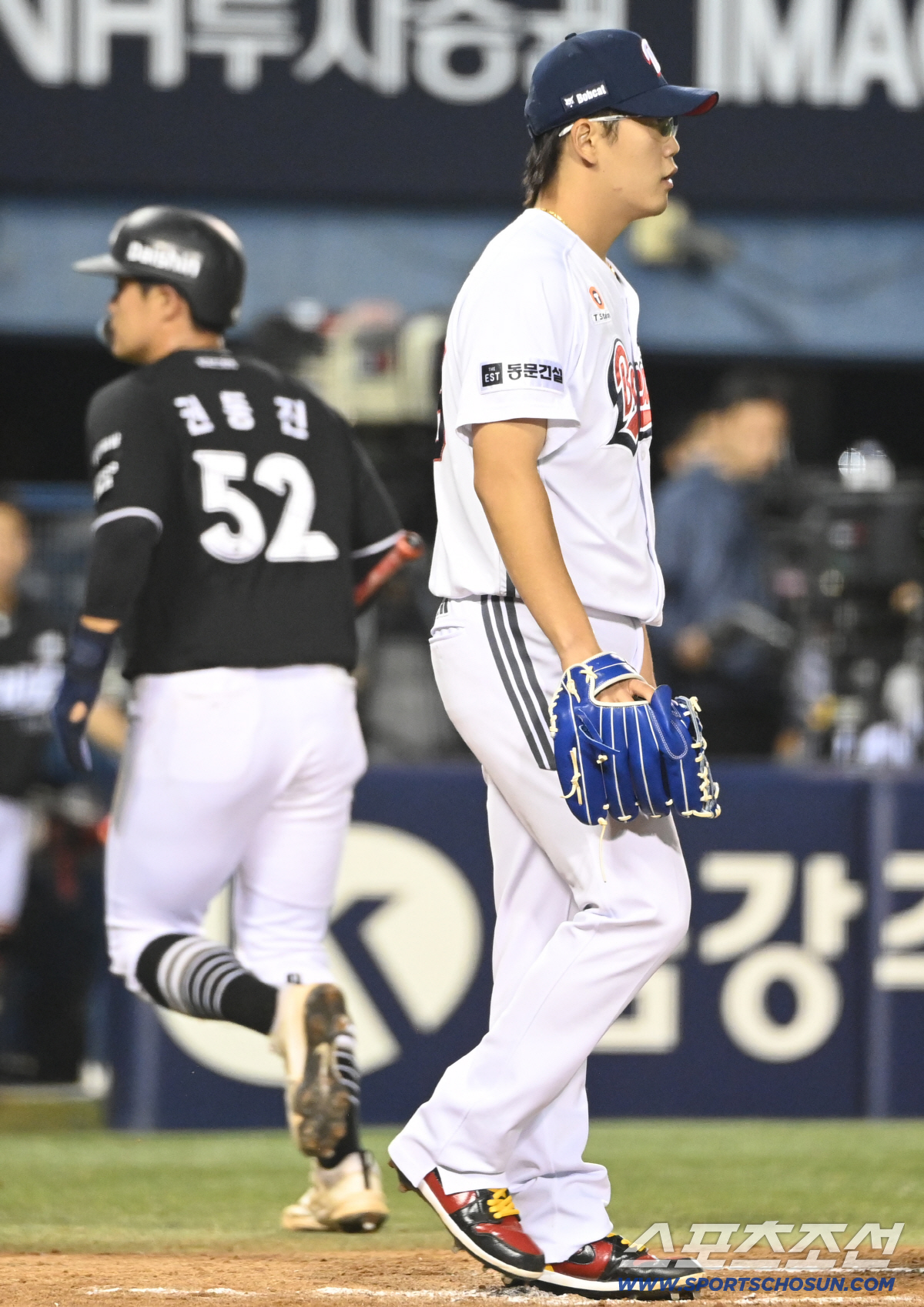 28일 잠실야구장에서 열린 KT와 두산의 경기. 7회초 1사 2,3루 이병헌이 김현수에 1타점 동점타를 내준 뒤 아쉬워하고 있다. 잠실=허상욱 기자 wook@sportschosun.com/2026.05.28/