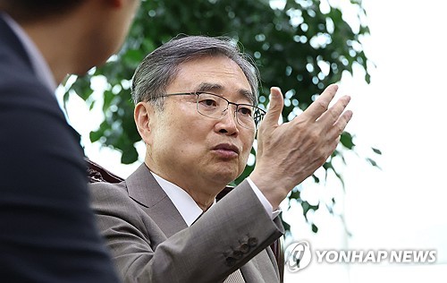 (서울=연합뉴스) 안정원 기자 = 조현 외교부 장관이 28일 서울 종로구 정부서울청사 별관 외교부에서 열린 연합뉴스와 인터뷰에서 정부가 2018년 북미 정상회담 장소를 제공한 싱가포르를 통해 북한에 정부의 대북 정책을 설명하고 대화하자는 메시지를 보냈다고 밝히고 있다. 2026.5.29 jeong@yna.co.kr