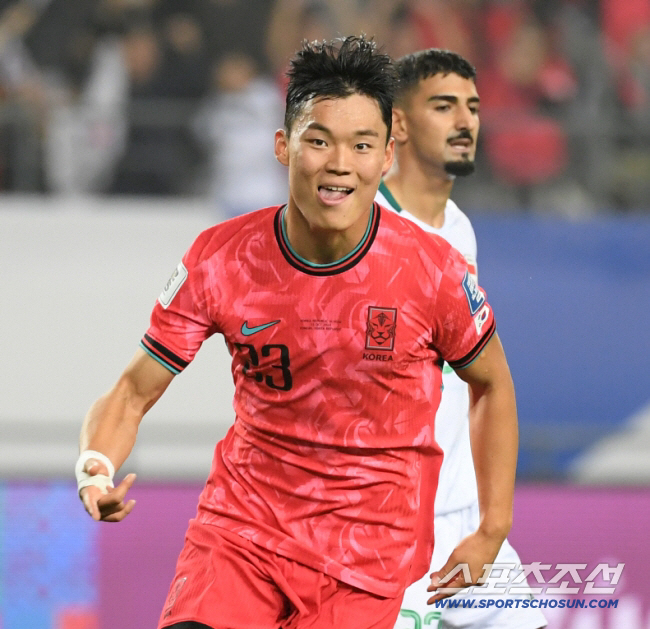 2026 FIFA 북중미월드컵 아시아 지역 3차 예선 B조 4차전 대한민국과 이라크의 경기가 15일 용인미르스타디움에서 열렸다. 오현규가 역전골을 넣은 뒤 환호하고 있다. 용인=박재만 기자 pjm@sportschosun.com/2024.10.15/