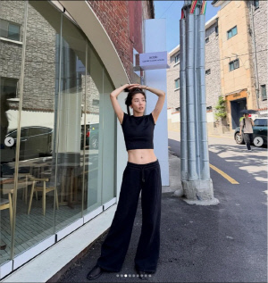 ‘이규혁♥’ 손담비, 딸맘 실화냐···크롭티 사이 드러난 '복근 팔 근육' 깜짝