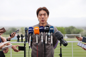 [헤리먼 현장인터뷰]"윙백 옌스-센터백 이기혁 선발투입" 홍명보 감독, 31일 트리니다드전 '실험'에 포커스…오현규는 출전 어려워(일문일답 전문)