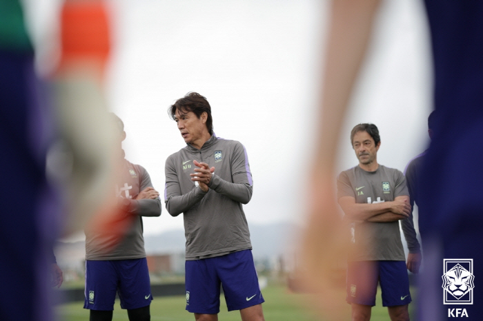 [헤리먼 현장]드디어 '윙백 카스트로프'가 뜹니다, '깜짝 발탁' 이기혁과 함께 '검증의 시간'…트리니다드전 예상라인업은