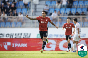 '승점 차 벌어졌다' 1위 부산, 파주 4-1 제압→2위 수원 삼성, 충남아산에 1-2 충격패(종합)