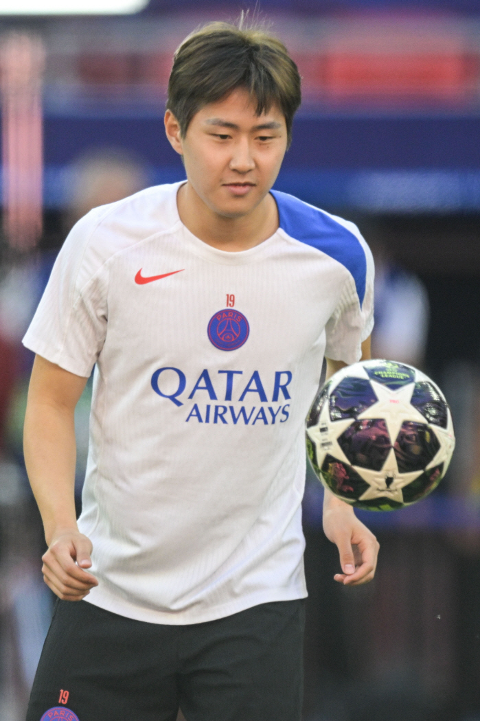 [오피셜]이강인도 박지성처럼 됐다, '韓 최초 UCL 2연패 도전' 충격 선발 제외...PSG-아스널 결승전 선발 명단 발표