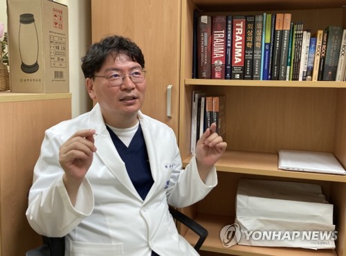 "불 안 난다고 소방서 줄이느냐" 외상외과 교수의 `일침`