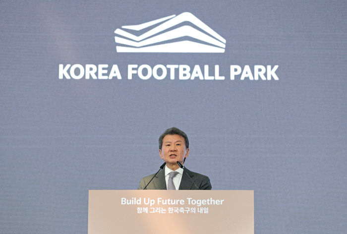 [김성원의 센터서클]정몽규 회장의 '자진 퇴장', '홍명보호' 태극전사들은 흔들려선 안된다