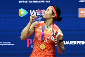 '세계 1위, 韓 안세영에 패했다' 日 망연자실…AN, 야마구치 아카네 잡고 '국제 대회 3연속 우승' 환호