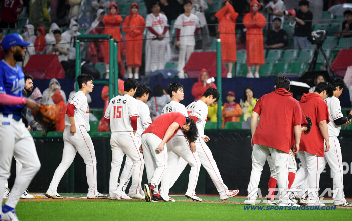 '투타 꼴찌'에 '엇박자'까지…충격의 창단 최다 12연패 굴욕, 6월 '구원군'에 웃을까