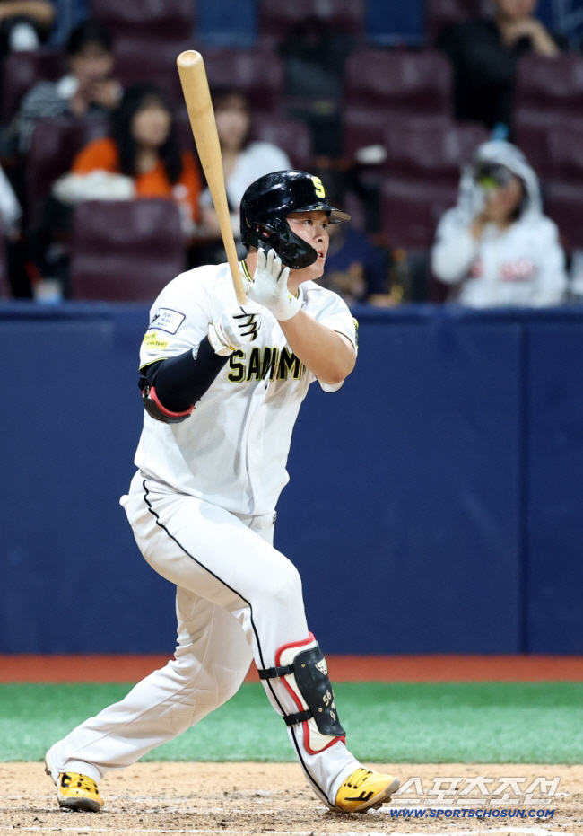 1일 고척스카이돔에서 열린 2025 KBO 퓨처스리그 챔피언결정전 상무와 KT의 경기, 4회말 2사 1루 상무 전의산이 안타를 치고 있다. 고척=허상욱 기자 wook@sportschosun.com/2025.10.01/