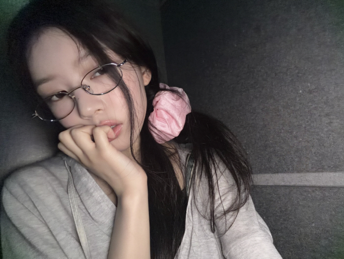 아일릿 모카, 39일만 활동재개 무리수에 눈물? 멤버 입 열었다 "완전체 무대 다행"[SC이슈]