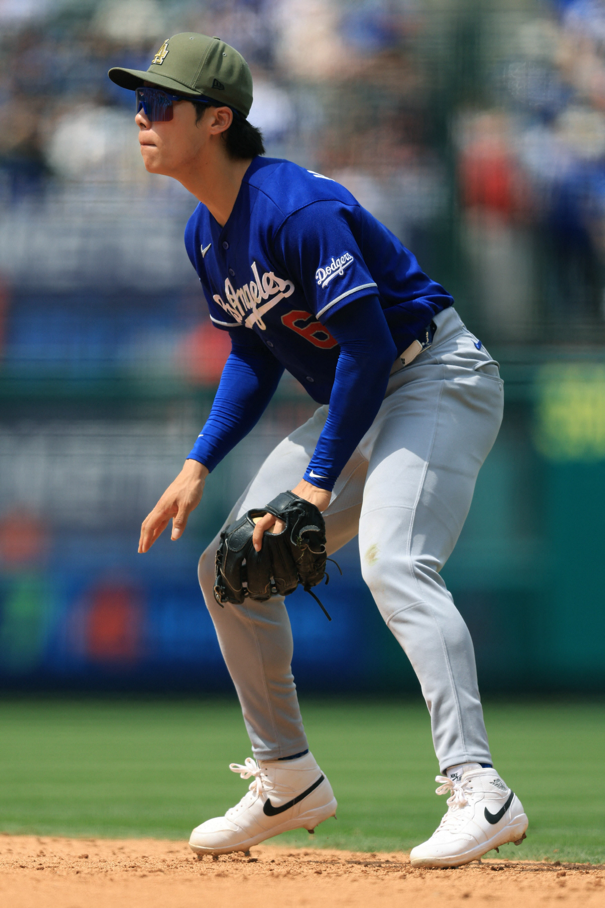 ANAHEIM, CALIFORNIA - MAY 17: Hyeseong Kim #6 of the Los Angeles Dodgersplays second base during game against the Los Angeles Angels at Angel Stadium of Anaheim on May 17, 2026 in Anaheim, California. Sean M. Haffey/Getty Images/AFP (Photo by Sean M. Haffey / GETTY IMAGES NORTH AMERICA / Getty Images via AFP)