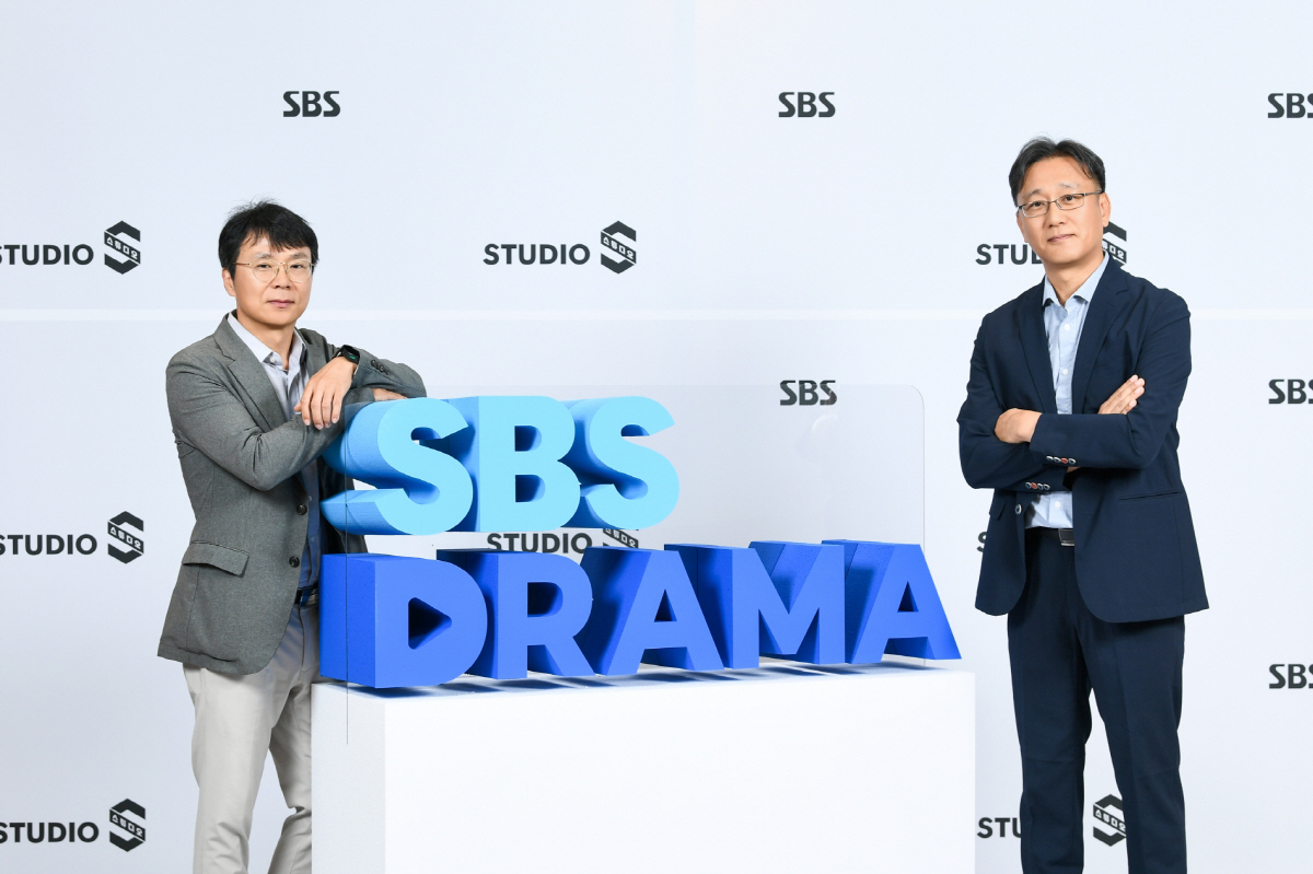 홍성창 대표(왼쪽), 김기슭 CP. 사진제공=SBS