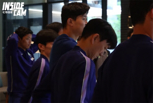 "먼저 한국으로 떠나 죄송합니다" '눈물의 작별' 조유민, 작별 순간까지 팀만 생각했다