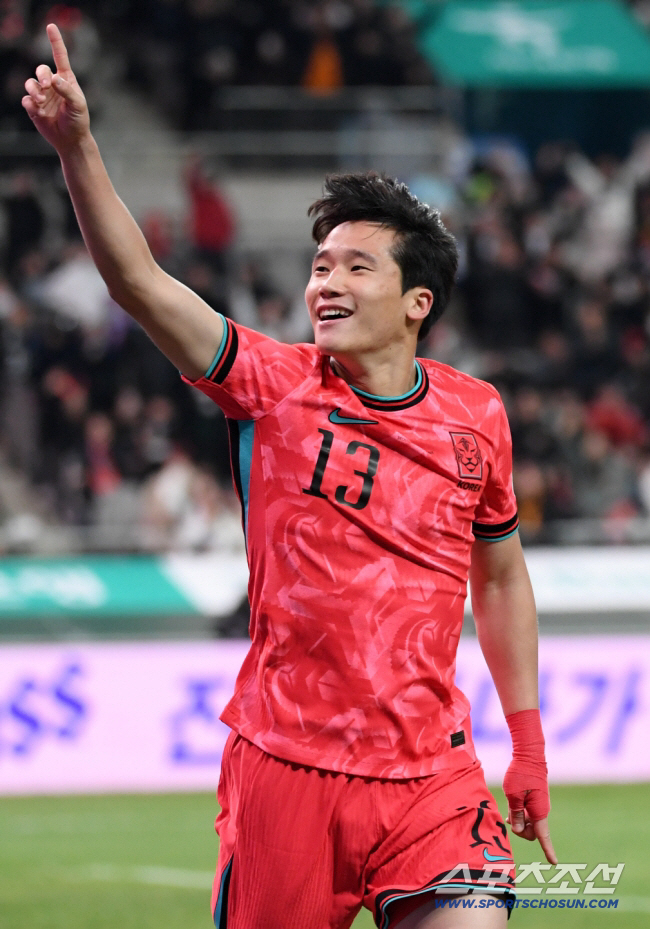 18일 서울월드컵경기장에서 열린 대한민국과 가나의 A매치 평가전. 이태석이 선취골을 넣은 뒤 환호하고 있다. 상암=박재만 기자 pjm@sportschosun.com/2025.11.18/