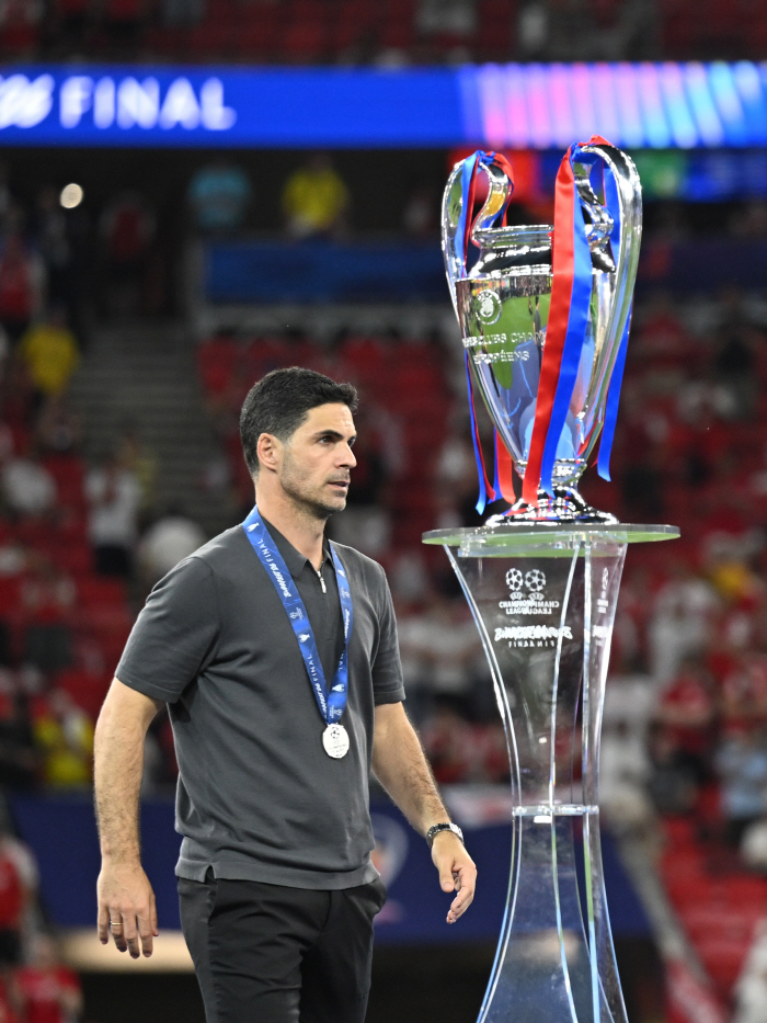 '이 4명은 떠난다' EPL 22년만 우승→UCL 결승 패배! 아스널, 여름 이적시장 '살생부' 드러났다..'더 강해져야 타이틀 방어한다'