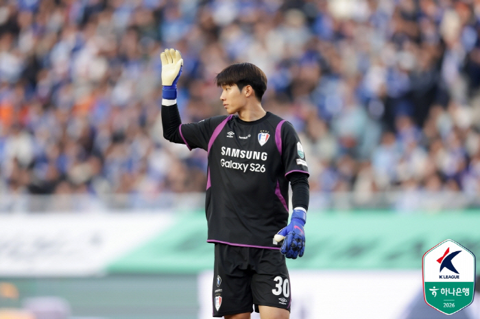 [단독]'차세대 GK' 김준홍, 계속해서 수원 유니폼 입는다...완전 영입 확정!