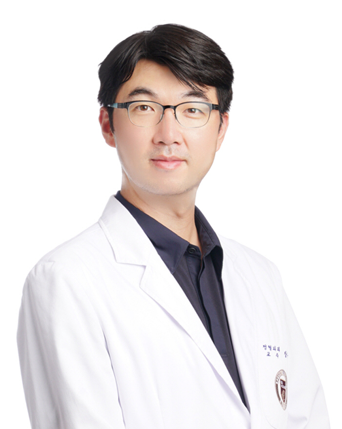 장우영 교수