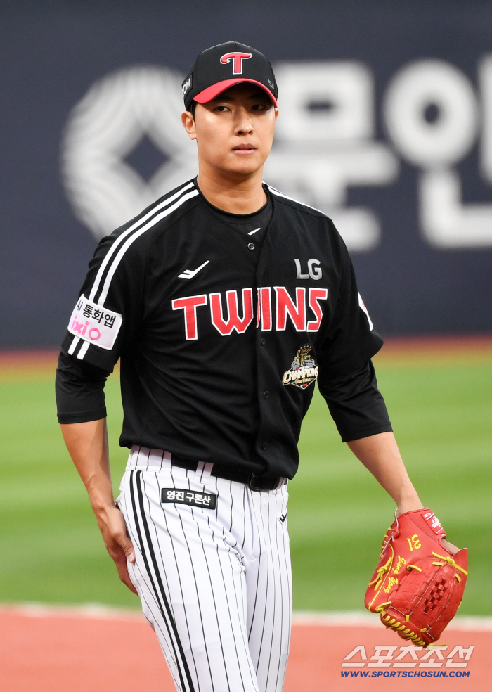 '선발 외인 퇴출 → 부담감 컸나?' LG 이정용, 9안타+폭투 난조…5이닝은 버텼지만 