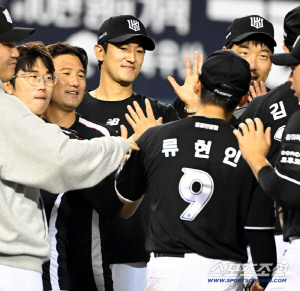 "나야, 국대 에이스" 의심하지 말지어다. '춤추는 마구' 고영표 → 7이닝 책임졌다…마지막 1아웃 '아쉽네' [수원리포트]