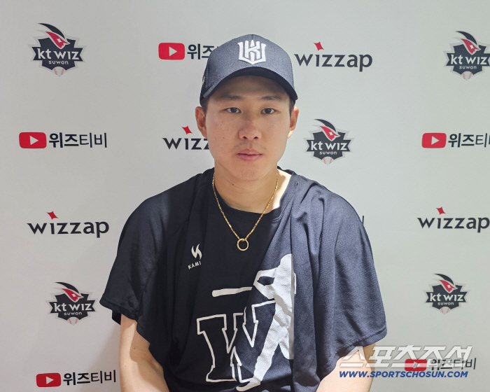 한달간 45안타 → 하루 쉬고 또 4안타 폭풍…'48억 저점매수 초대박' 최원준 "타격왕? 그런 목표에 쫓기지 않아" 