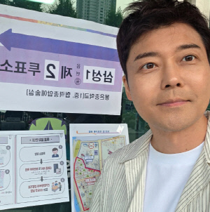 전현무, '색깔 논란' 없는 당당한 '투표 인증'..."공약부터 찬찬히 뜯어보길"