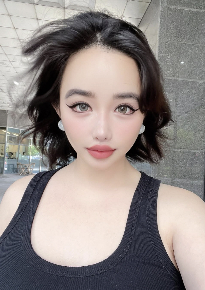 박봄, 산다라박 화해 후 첫 밝은 근황 "바람에 휘날려"