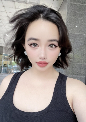 박봄, 산다라박 화해 후 첫 밝은 근황 "바람에 휘날려"