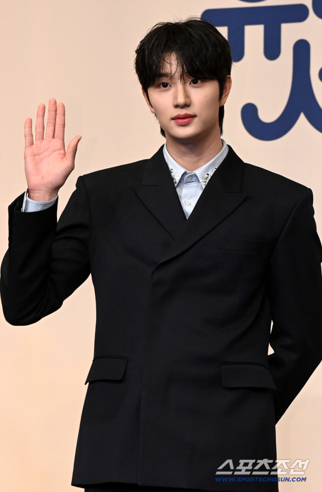 NEW, '파묘' 감독 신작 '뱀피르'→윤경호 첫 주연 '고딩형사' 라인업 美쳤다