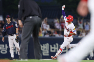 김도영 40홈런 페이스   시라카와 첫 승! KIA 타선 대폭발 → 10-0 롯데 완파하고 위닝시리즈 [광주 현장]