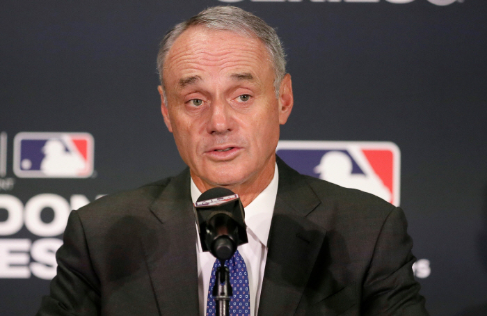 ML 32년 만의 파업 현실화? 강경한 선수 노조…협상 나선 커미셔너 "걱정스럽다"