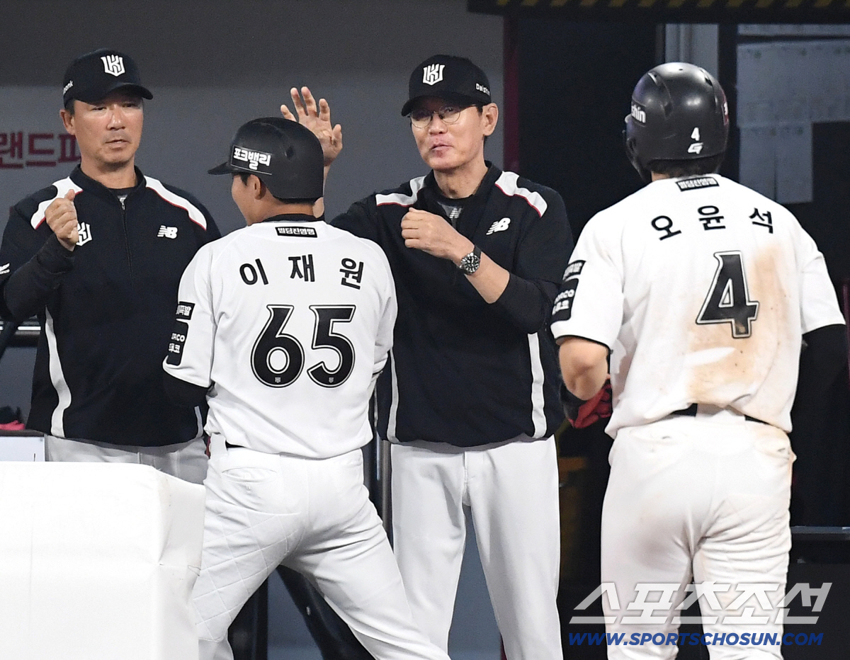 4일 수원 케이티위즈파크에서 열린 KBO리그 KT와 LG의 경기. 8회말 투런홈런을 날린 KT 이재원. 수원=송정헌 기자 songs@sportschosun.com/2026.06.04/