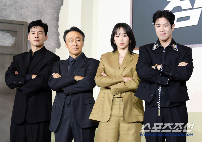 [SC현장] "원작 논란→정제된 시선 각색"…김무열X이성민 '참교육', 논란 정면돌파 통할까(종합)