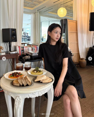 손연재, 아들 낳고도 그대로네···미니 원피스로 뽐낸 동안 비주얼