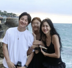엄태웅♥윤혜진 딸, 벌써 선화예중 수행평가 '만점'.."그냥 스피킹" 여유