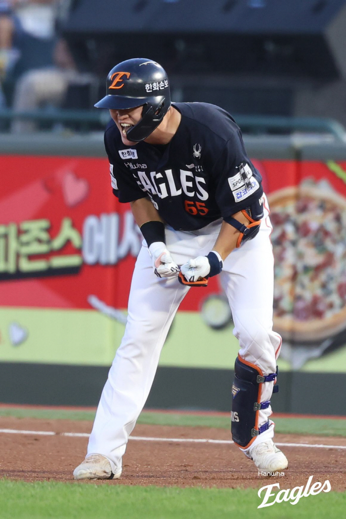 한화 '5툴 군필 외야수'도 시동 걸었다…강백호 공백에 '첫안타' 포효, "이 순간 기다렸습니다"