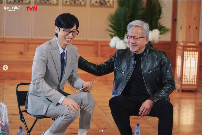 "AI 아니고 실화라고?" 젠슨 황, 3차 노래방 대신 '유퀴즈'서 K팝 댄스