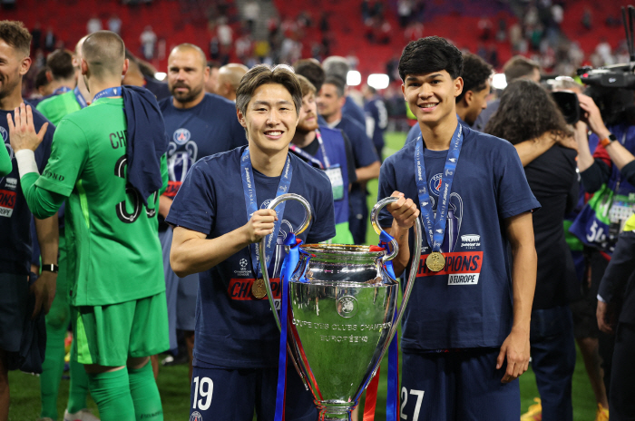 PSG 회장님 감사합니다! 이강인 드디어 '이적 요청', 韓 축구 넘어 빅클럽 에이스 등극 임박..."구단주 특별 가격 제시, 현재 협상 진행 중"