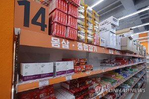 싼 약값에 창고형 약국 인기…동네약국 붕괴 우려도