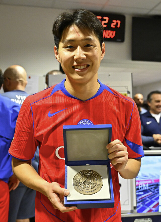 韓 초대박 이적 예고! PSG 1티어까지 떴다, 이강인 계약 연장 계획 '전면 철회', "붙잡지 않을 것, ATM-빌라 영입 관심 보이는 중"