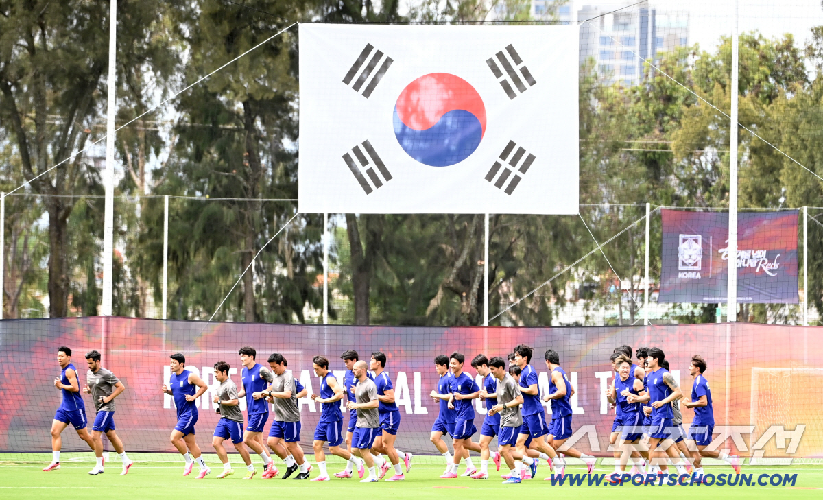 7일(한국시각) 멕시코 과달라하라의 대표팀 베이스캠프 훈련장인 치바스 베르데 바예에서 진행된 대한민국 월드컵 대표팀의 공식 훈련, 선수들이 러닝을 하고 있다. 과달라하라(멕시코)=허상욱 기자 wook@sportschosun.com/2026.06.07/