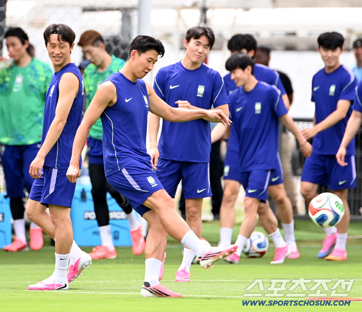 7일(한국시각) 멕시코 과달라하라 인근 사포판에 위치한 월드컵대표팀 베이스캠프 훈련장인 치바스 베르데 바예에서 진행된 대한민국 월드컵 대표팀의 공식 훈련, 손흥민이 슛팅을 하고 있다. 사포판(멕시코)=허상욱 기자 wook@sportschosun.com/2026.06.07/