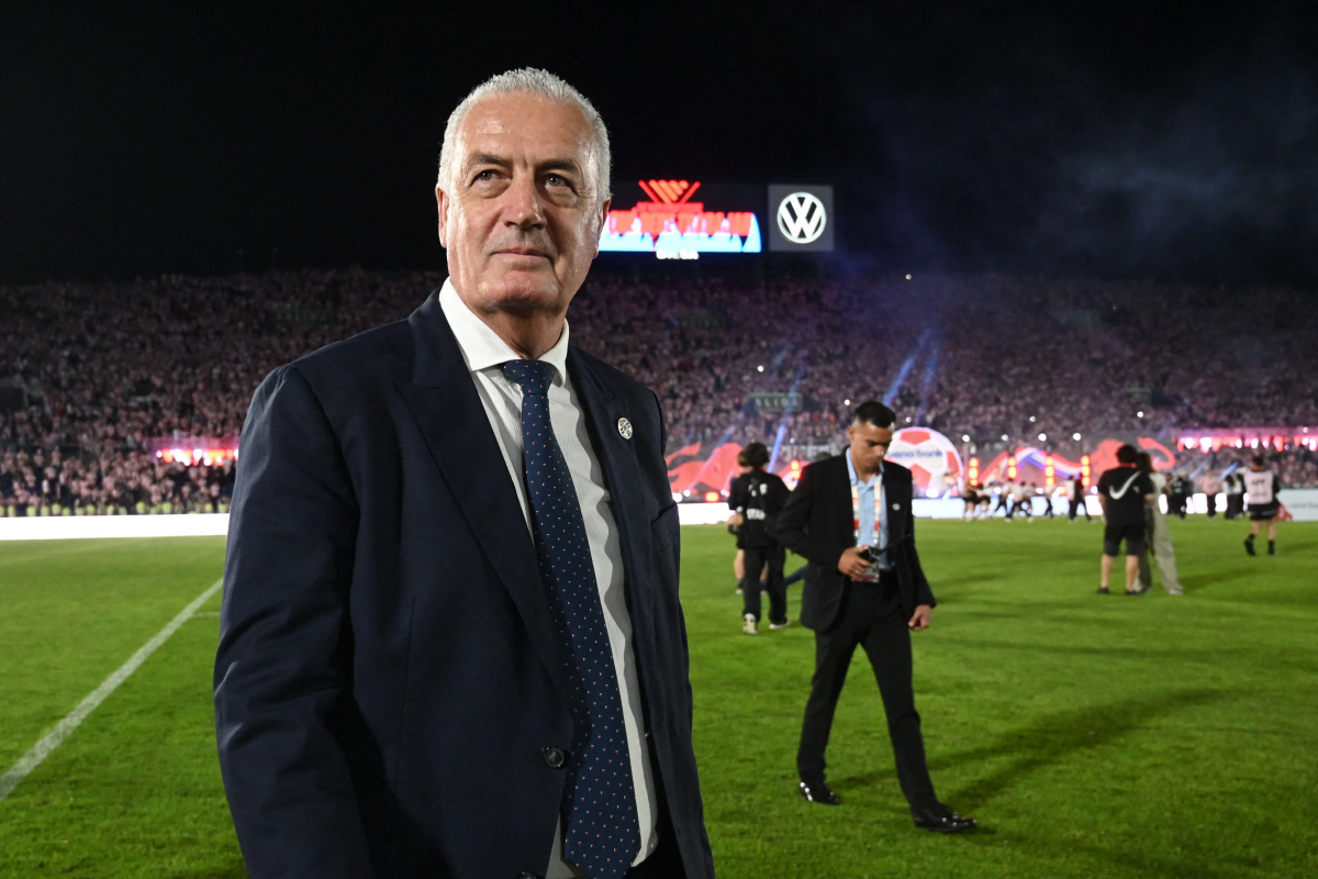 Paraguay's Argentine head coach Gustavo Alfaro reacts at the end of the international friendly football match between Paraguay and Nicaragua at the Defensores del Chaco Stadium in Asuncion on June 5, 2026. (Photo by DANIEL DUARTE / AFP)
