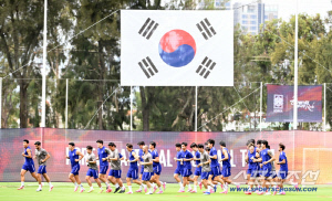 '역대급 보상금' FIFA, 월드컵 차출 구단들에 5500억원 쏜다...'최소 35억원 확보' K리그도 미소