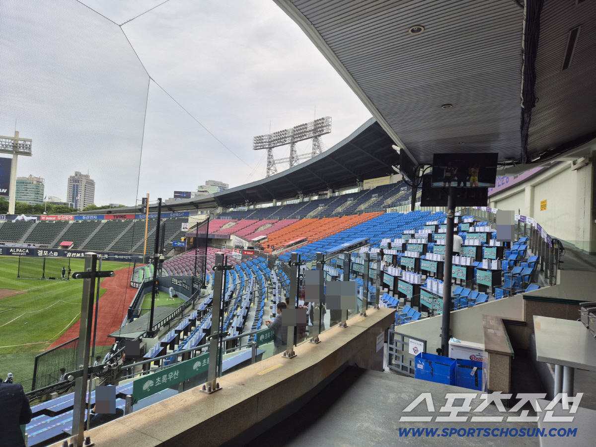 엔비디아 직원 좌석에 놓여져있는 기념품백. 잠실=고재완 기자 star77@sportschosun.com