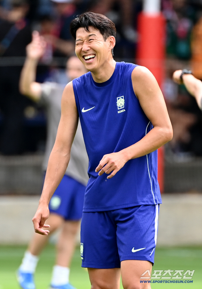 손흥민-이강인 안전 최우선! '경기장 근처 시신 발견' 멕시코 철통보안 "비행기 내리는 순간부터 군사 작전, 군대가 버스 호위"