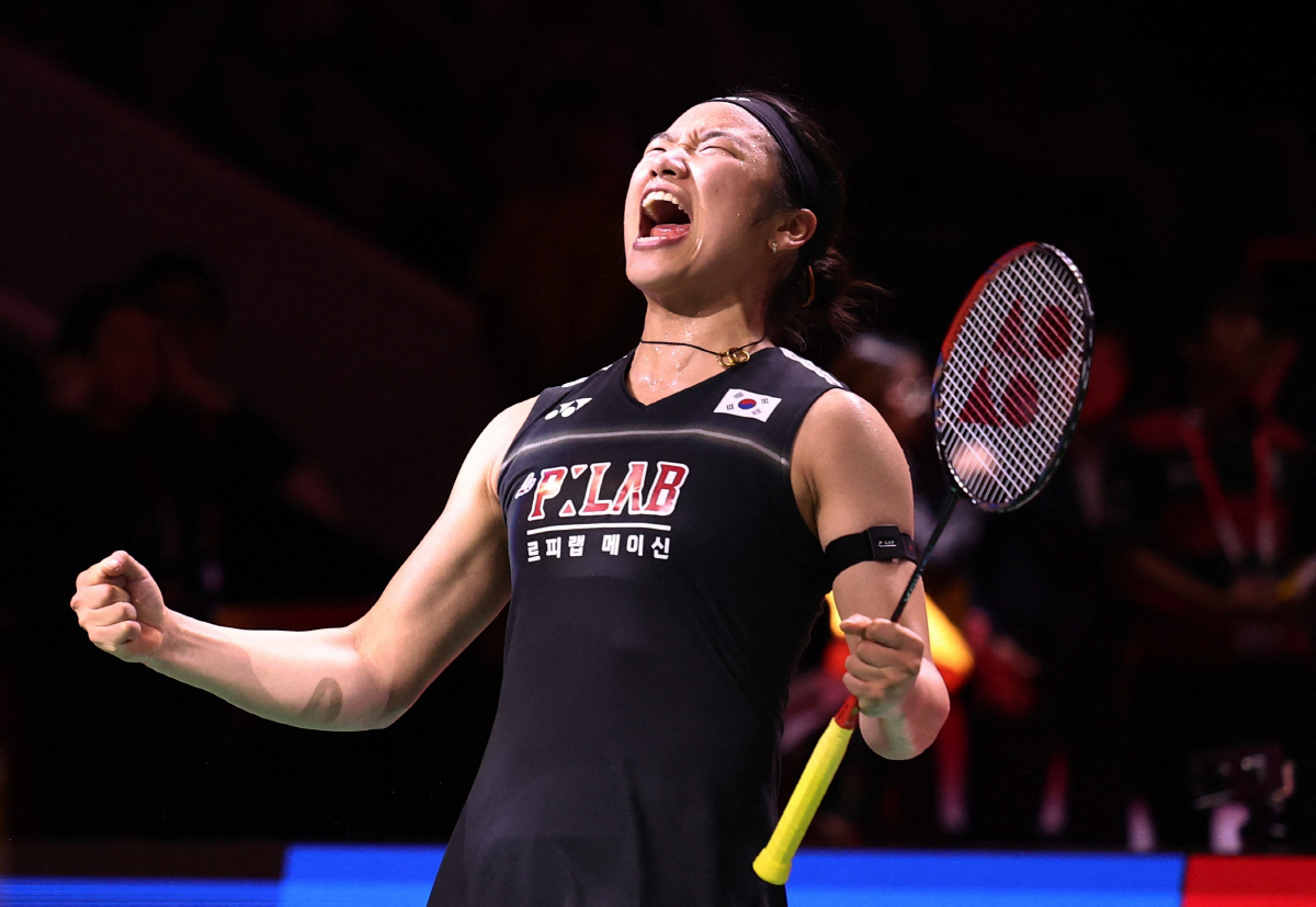 Badminton - BWF World Tour Super 1000 - Indonesia Open - Istora Gelora Bung Karno, Jakarta, Indonesia - June 7, 2026 South Korea's An Se-young celebrates after winning the women's singles final against Japan's Akane Yamaguchi REUTERS/Willy Kurniawan