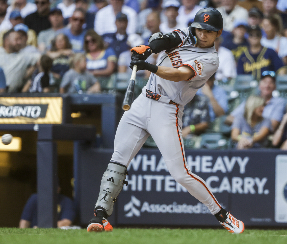 San Francisco Giants right fielder Jung Hoo Lee hits a single in the first inning of the MLB game between the San Francisco Giants and the Milwaukee Brewers at American Family Field in Milwaukee, Wisconsin on Thursday, June 4, 2026. Photo by Tannen Maury/UPI
