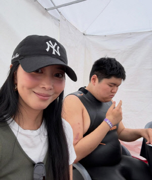 오윤아, 발달장애 子 성장에 감동 "처음 건넌 한강"...취업 이어 또 하나의 기적